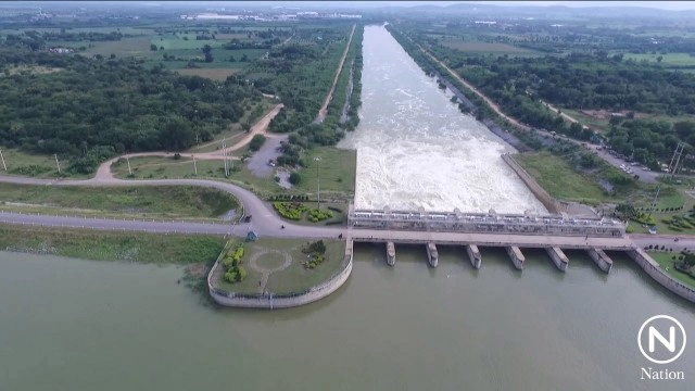 เขื่อนป่าสักระบายน้ำ 700 ลบ.ม. ชาวบ้านท้ายเขื่อนเตรียมเก็บของขึ้นที่สูง