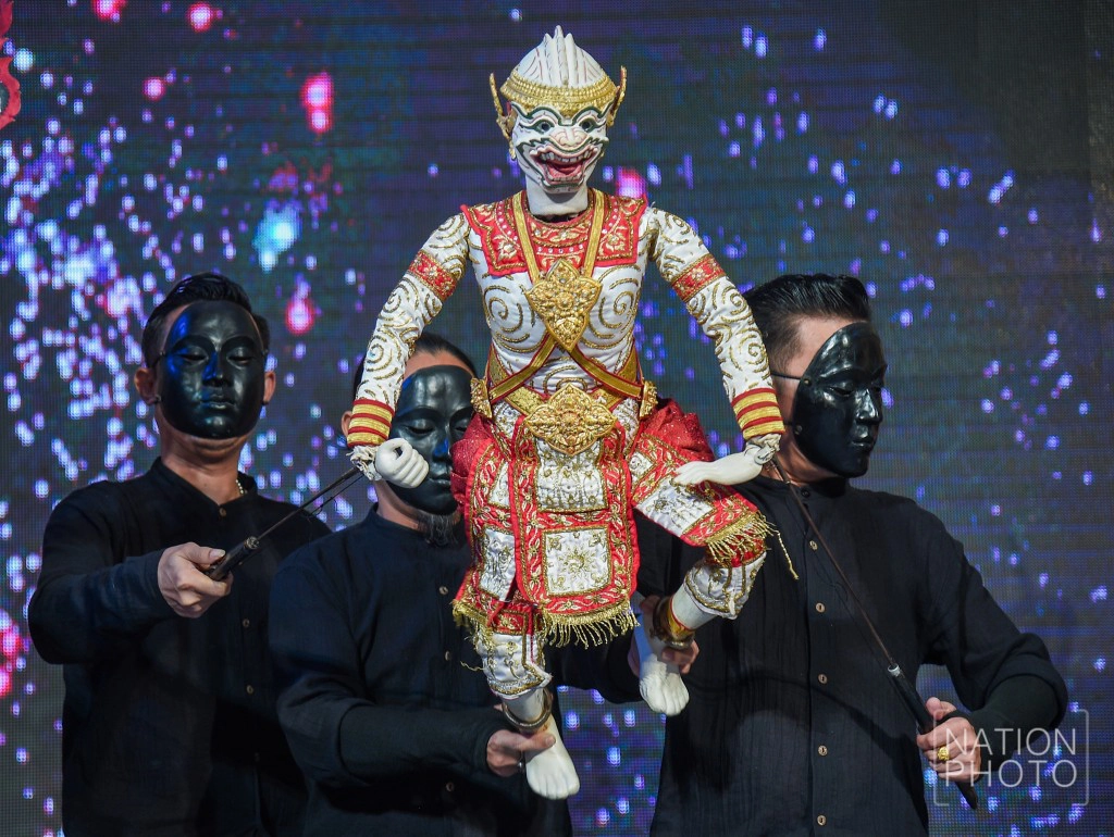 คณะหุ่นโชว์ร่วมแถลงข่าว "เทศกาลหุ่นโลก กาญจบุรี 2016"