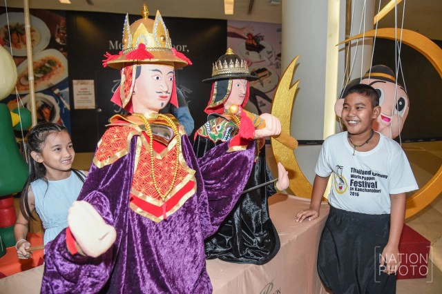 คณะหุ่นโชว์ร่วมแถลงข่าว "เทศกาลหุ่นโลก กาญจบุรี 2016"