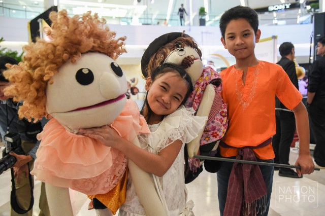 คณะหุ่นโชว์ร่วมแถลงข่าว "เทศกาลหุ่นโลก กาญจบุรี 2016"