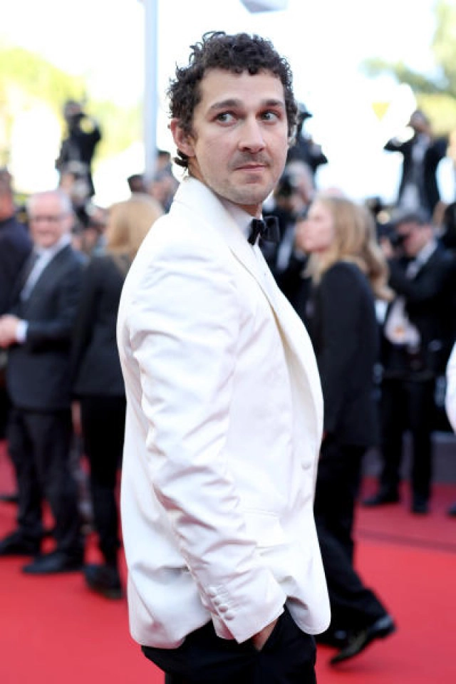 พระเอกติสต์ "ไชอา ลาบัฟ" สละโสดแล้ว