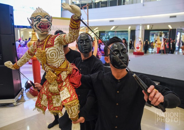 คณะหุ่นโชว์ร่วมแถลงข่าว "เทศกาลหุ่นโลก กาญจบุรี 2016"