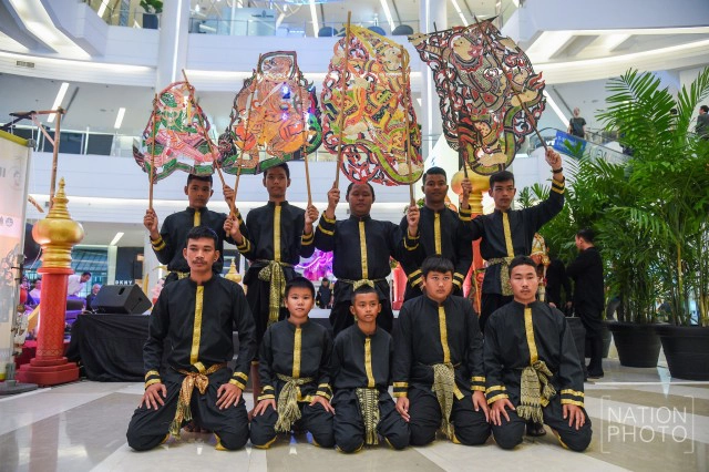 คณะหุ่นโชว์ร่วมแถลงข่าว "เทศกาลหุ่นโลก กาญจบุรี 2016"