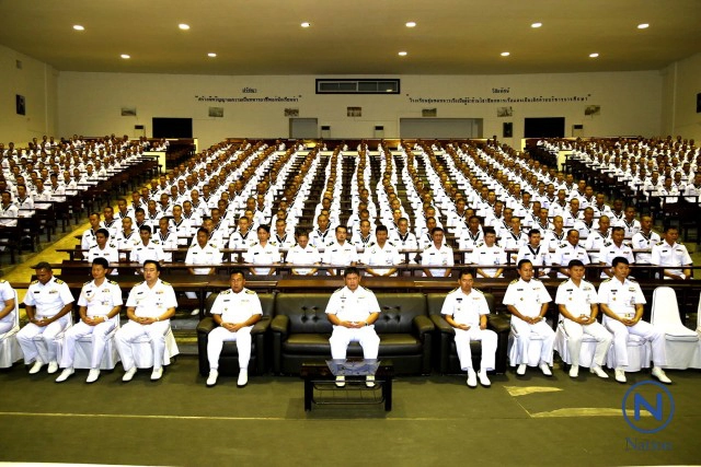 นักเรียนจ่าทหารเรือ สวดมนต์ถวายพระพร "ในหลวง" ให้ทรงหายจากพระอาการประชวร