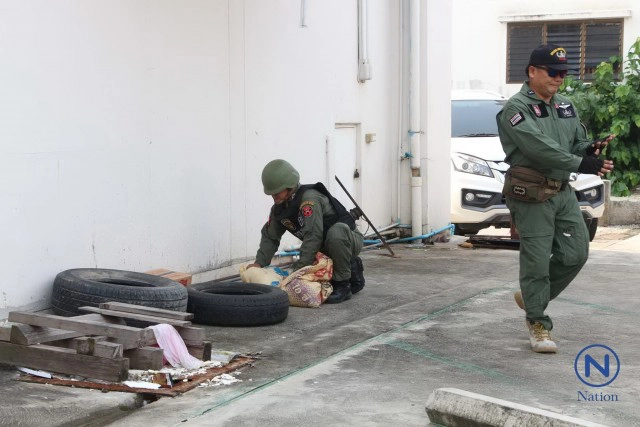 อีโอดีรุดสอบกล่องต้องสงสัย
วางทิ้งย่านบางปู
พบเป็น"แมวดำ"ตายในกล่อง