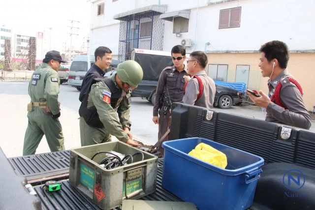 อีโอดีรุดสอบกล่องต้องสงสัย
วางทิ้งย่านบางปู
พบเป็น"แมวดำ"ตายในกล่อง