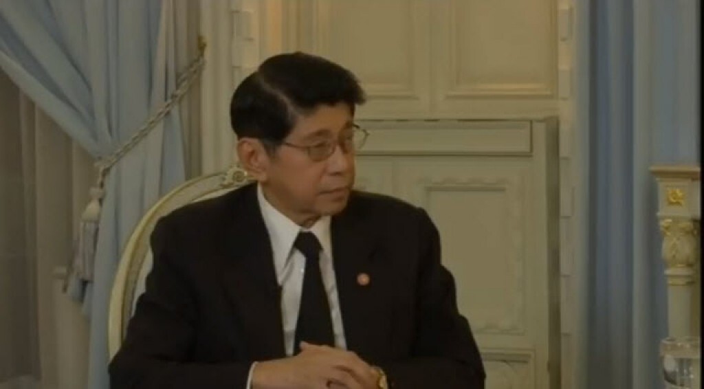 "วิษณุ ยัน ทุกอย่างเดินหน้าตาม รธน.– กฎมนเทียรบาล ย้ำ พระบรมฯ เป็นรัชทายาทสมบูรณ์