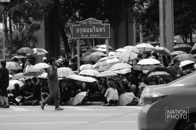 บรรยากาศสี่แยกอรุณอัมรินทร์ เวลา 13.00 น.