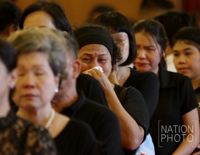 สำนักพระราชวังเปิดโอกาสให้ประชาชนถวายน้ำสรงพระบรมศพพระบาทสมเด็จพระเจ้าอยู่หัวภูมิพลอดุลยเดชฯ