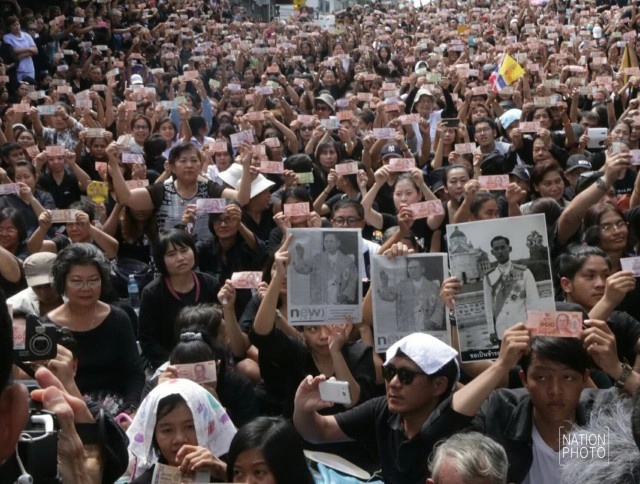 ลำดับภาพ : ครบ 1 เดือน..."ในหลวง" เสด็จสวรรคต