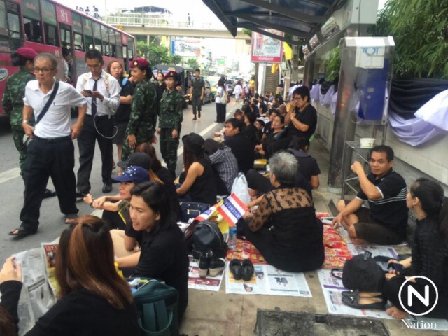 บรรยากาศที่รพ.ศิริราช เป็นไปด้วยความโศกเศร้า