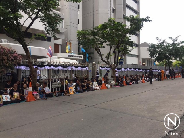 บรรยากาศที่รพ.ศิริราช เป็นไปด้วยความโศกเศร้า