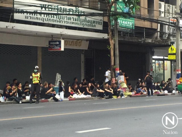 บรรยากาศที่รพ.ศิริราช เป็นไปด้วยความโศกเศร้า
