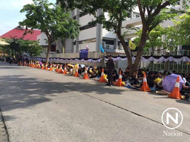 ประชาชน ร่วมอาลัยในหลวงภูมิพลอดุลยเดช