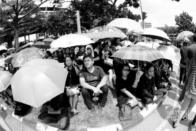 บรรยากาศสี่แยกอรุณอัมรินทร์ เวลา 13.00 น.