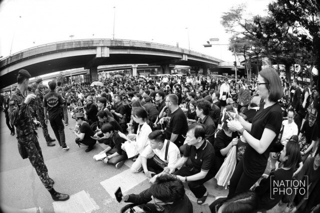 บรรยากาศสี่แยกอรุณอัมรินทร์ เวลา 13.00 น.