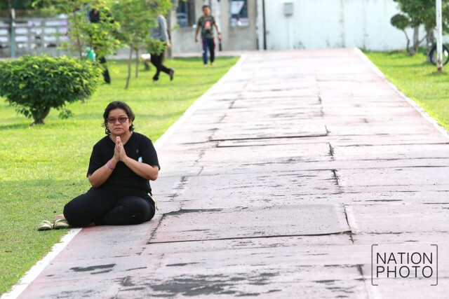 พสกนิกรชาวยะลา ร่วมพิธีตักบาตร  ถวายแด่ พระบาทสมเด็จพระเจ้าอยู่หัวในพระบรมโกศ