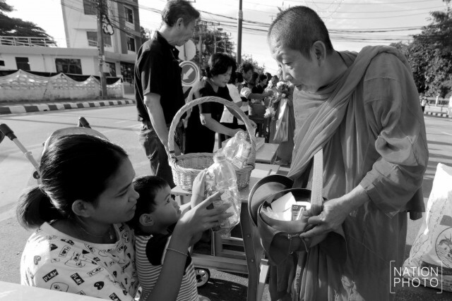 ชาวนราธิวาส ร่วมทำบุญอุทิศส่วนกุศล ถวายพระบาทสมเด็จพระเจ้าอยู่หัวในพระบรมโกศ