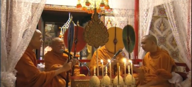 สมเด็จพระบรมฯ สมเด็จพระเทพฯ เสด็จฯ บำเพ็ญพระราชกุศลพระบรมศพ