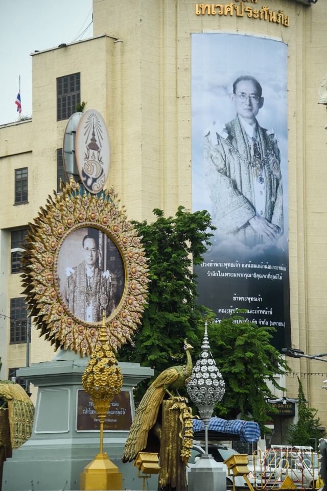 กทม. เร่งซ่อมแซม ซุ้มเฉลิมพระเกียรติ พระบรมฉายาลักษณ์