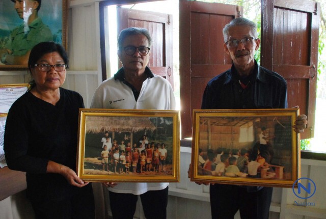 ครู ร.ร.บ้านรักไทยฯสุดปลื้ม
รับเสด็จในหลวง ปี 23 
ทรงพระราชทานเงินสร้างอาคารเรียน