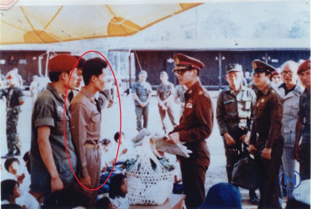 ครู ร.ร.บ้านรักไทยฯสุดปลื้ม
รับเสด็จในหลวง ปี 23 
ทรงพระราชทานเงินสร้างอาคารเรียน