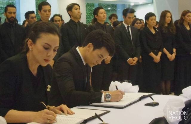 "เบิร์ด"ธงไชย นำทีม ผู้บริหาร และศิลปินแกรมมี่ กล่าวคำปฏิญาณ