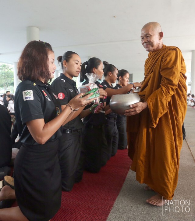 ทีมวอลเลย์ชายหาด ร่วมพิธีบำเพ็ญกุศลสัตตมวาร ถวายในหลวง รัชกาลที่ ๙