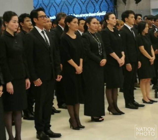 "เบิร์ด"ธงไชย นำทีม ผู้บริหาร และศิลปินแกรมมี่ กล่าวคำปฏิญาณ