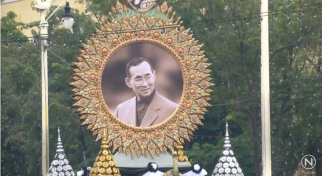 หนึ่งภาพในหลวง ล้านความหมายคนไทย