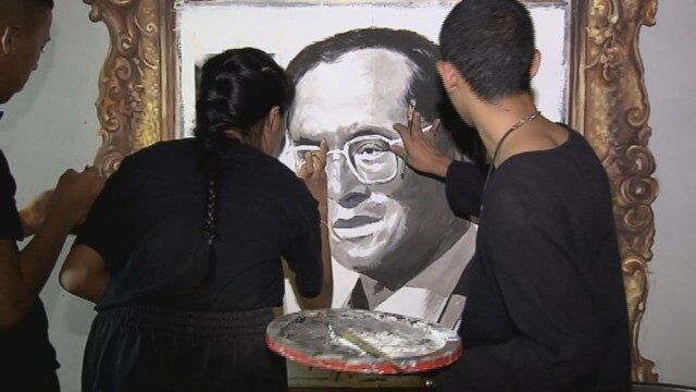 ร่วมใจวาดพระบรมสาทิสลักษณ์ "อัครศิลปินในดวงใจนักศึกษา ม.ศิลปากร"
