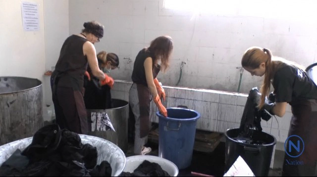 "ซูซี่-สุษิรา" ชวนปชช. ย้อมผ้าฟรี
คณะวิจิตรศิลป์ มช.