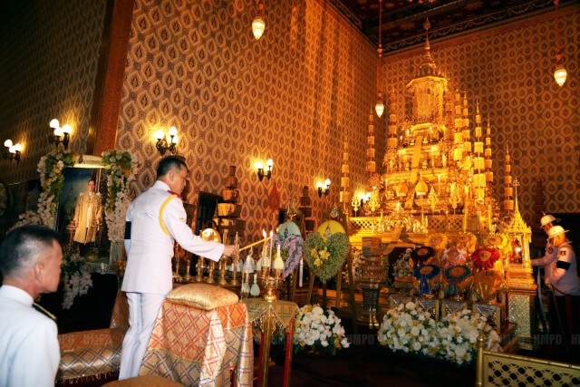 สมเด็จพระบรมฯ เสด็จพระพิธีธรรมสวดพระอภิธรรมพระบรมศพ