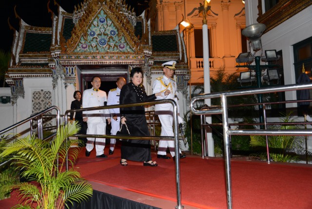 สมเด็จพระบรมฯ เสด็จพระพิธีธรรมสวดพระอภิธรรมพระบรมศพ