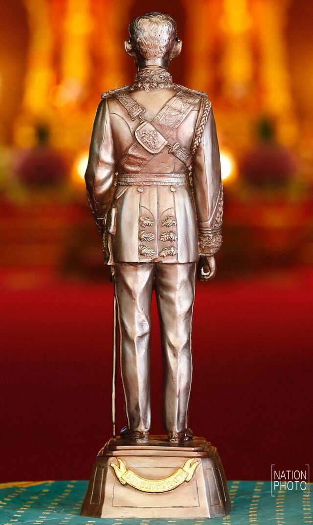 วัดศรีสุดาราม กทม.
เตรียมเปิดให้ ปชช.เข้าสักการะพระบรมรูป
"ในหลวง ร.9" ขณะทรงพระผนวช