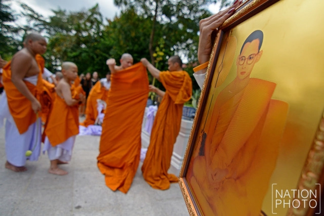 พิธีบรรพชาอุปสมบทหมู่
อุทิศถวายเป็นพระราชกุศลแด่ในหลวงร.๙
ที่วัดพระราม 9