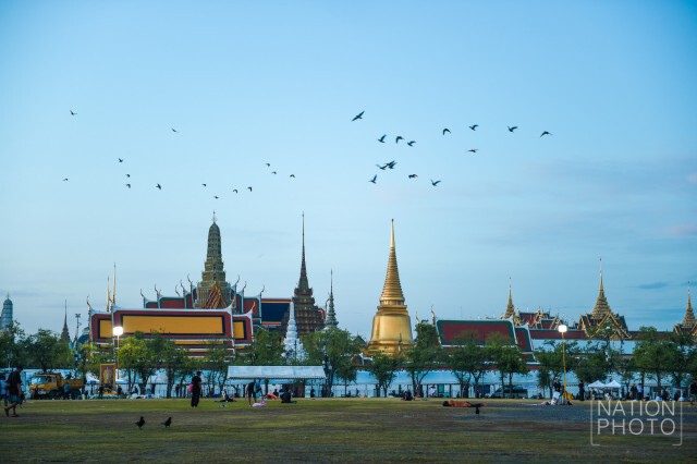 "ใกล้รุ่ง"