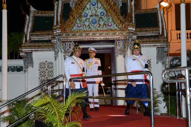 สมเด็จพระบรมฯ เสด็จพระพิธีธรรมสวดพระอภิธรรมพระบรมศพ