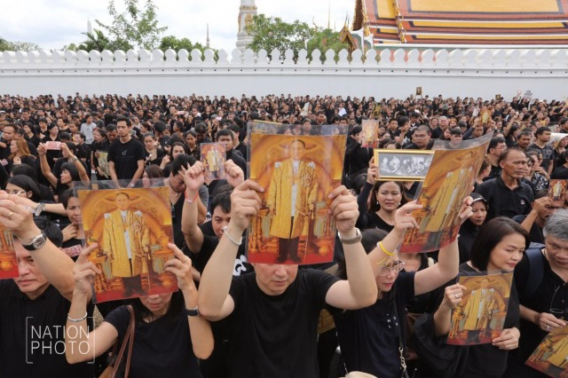 ลำดับภาพ : ครบ 1 เดือน..."ในหลวง" เสด็จสวรรคต