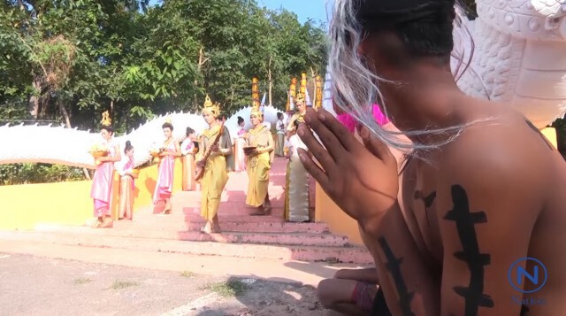 ชาวสหัสขันธ์ตักบาตรภูเขา
ถวายความอาลัยในหลวงร.9