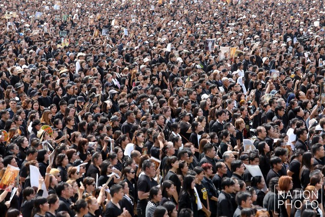 ลำดับภาพ : ครบ 1 เดือน..."ในหลวง" เสด็จสวรรคต