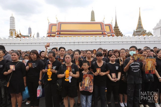 ลำดับภาพ : ครบ 1 เดือน..."ในหลวง" เสด็จสวรรคต