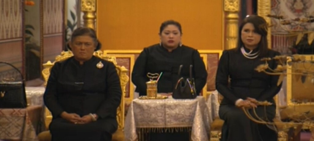 สมเด็จพระเทพฯ-ทูลกระหม่อมหญิงฯ เสด็จพระพิธีธรรมสวดพระอภิธรรมพระบรมศพ สมเด็จพระเทพฯ-ทูลกระหม่อมหญิงฯ เสด็จพระพิธีธรรมสวดพระอภิธรรมพระบรมศพ