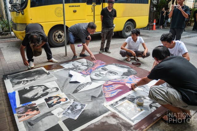 ศิษย์เก่าม.ศิลปากร รวมใจวาดพระบรมสาทิสลักษณ์ ในหลวง ร.๙