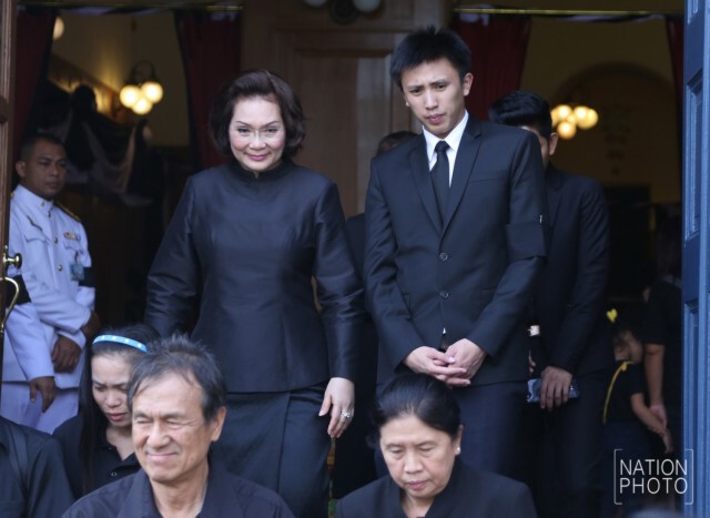 "สอง" เข้าลงนามแสดงความอาลัย ที่ศาลาสหทัยสมาคม พระบรมมหาราชวัง