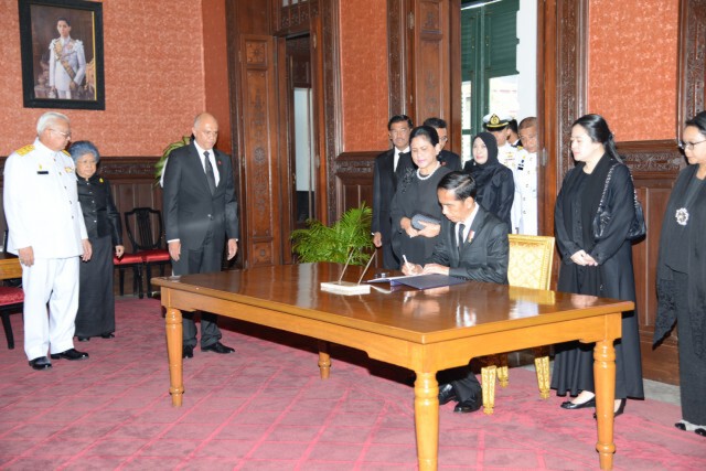 ประธานาธิบดีอินโดนีเซีย พร้อมภริยา สักการะพระบรมศพฯ