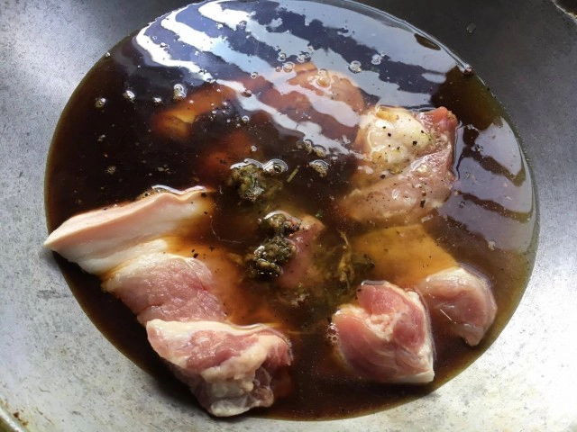 ครัวน้าคม (Cooking is fun) : หมูฮ้องสูตรภูเก็ต หมูสามชั้นคล้ายพะโล้ แต่เข้มข้นกว่ามาก