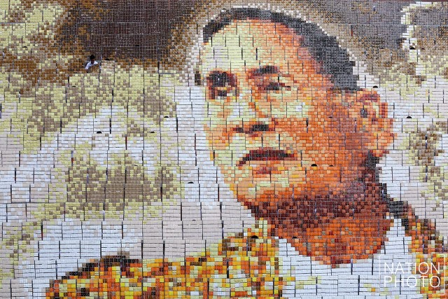 นักเรียนโรงเรียนอัสสัมชัญ ร่วมใจแปรอักษรพระบรมฉายาทิสลักษณ์ ในหลวง ร.๙