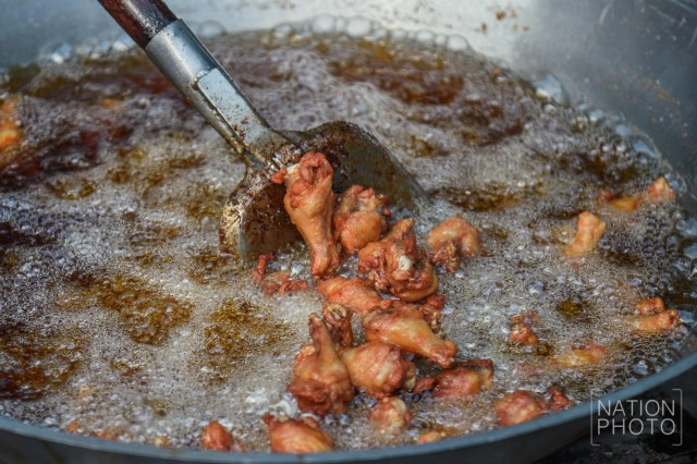 กว่าจะมาเป็น "ข้าวเหนียวไก่ทอดพระราชทาน"