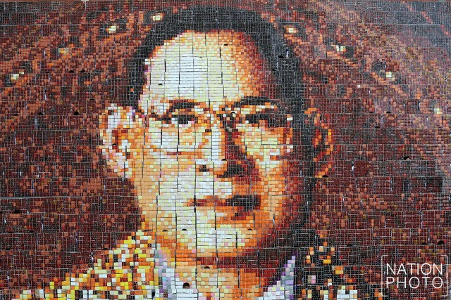 นักเรียนโรงเรียนอัสสัมชัญ ร่วมใจแปรอักษรพระบรมฉายาทิสลักษณ์ ในหลวง ร.๙